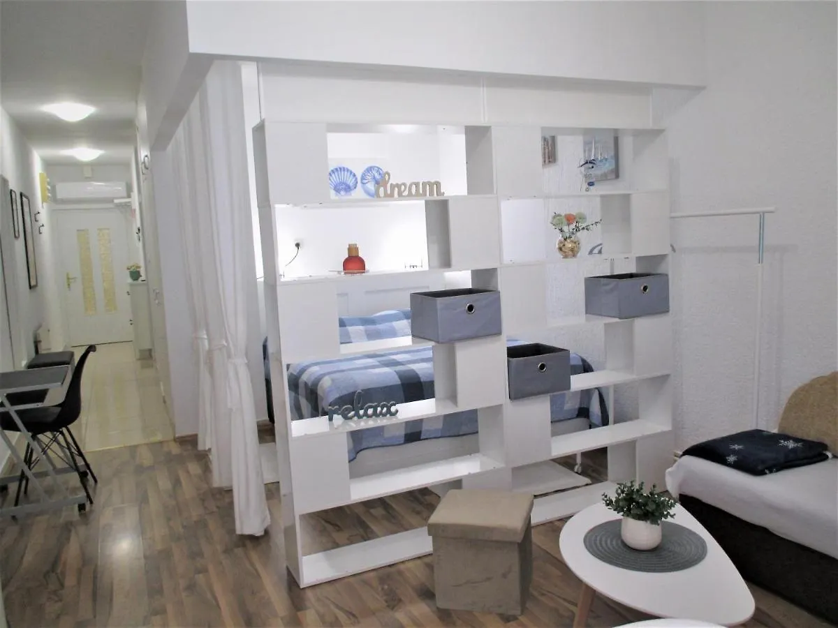 Family Apartment Romina Orsera 0*,  Croazia